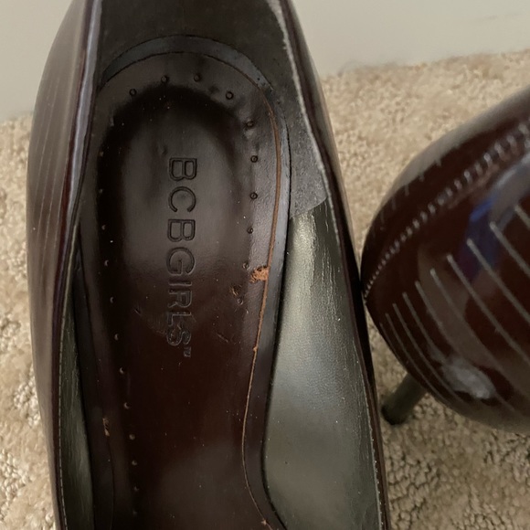 Vintage brown striped BCBG pointy toe pump - Picture 4 of 5